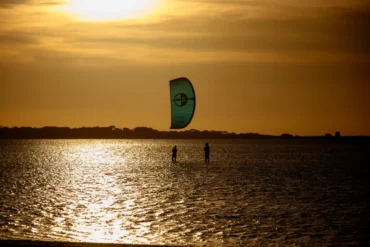 Scuola kitesurf allo Stagnone: vivi il mare con Bluecrab Kite